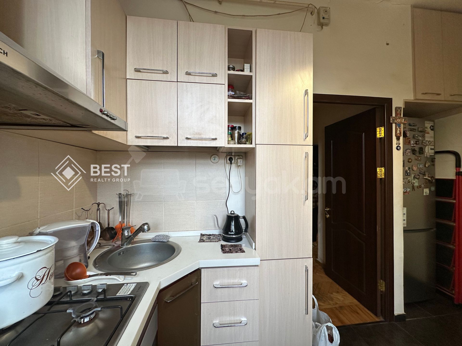 1 Սենյականոց Բնակարան Քարե Շենքում, 43քմ, 3/4 հարկ, Նորմալ Վիճակում