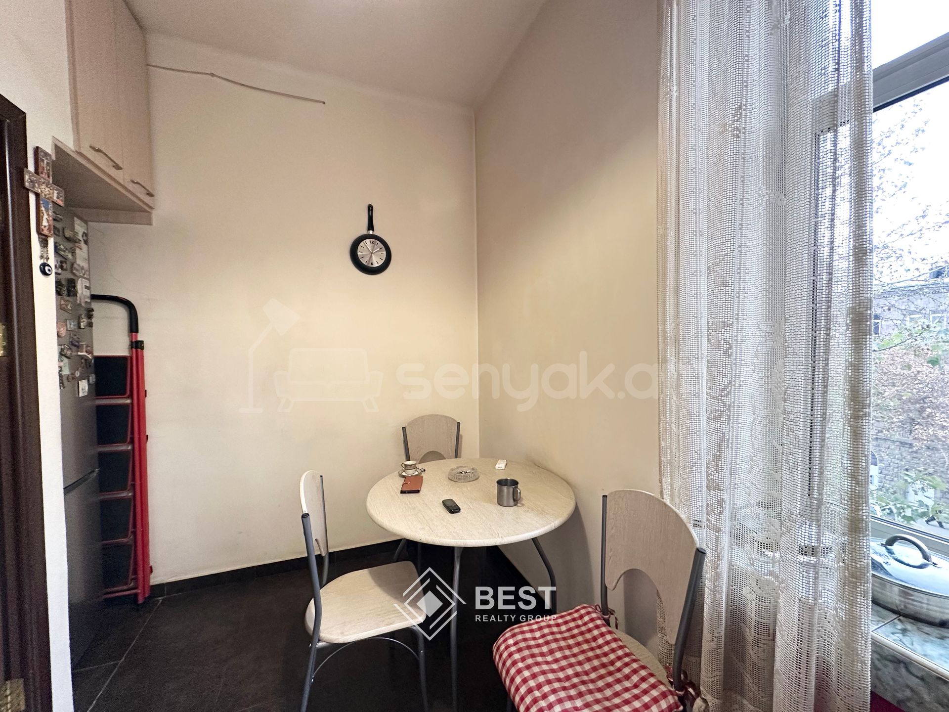 1 Սենյականոց Բնակարան Քարե Շենքում, 43քմ, 3/4 հարկ, Նորմալ Վիճակում