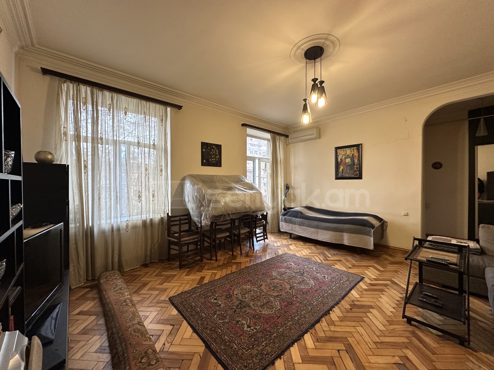 1 Սենյականոց Բնակարան Քարե Շենքում, 43քմ, 3/4 հարկ, Կապիտալ Վերանորոգված