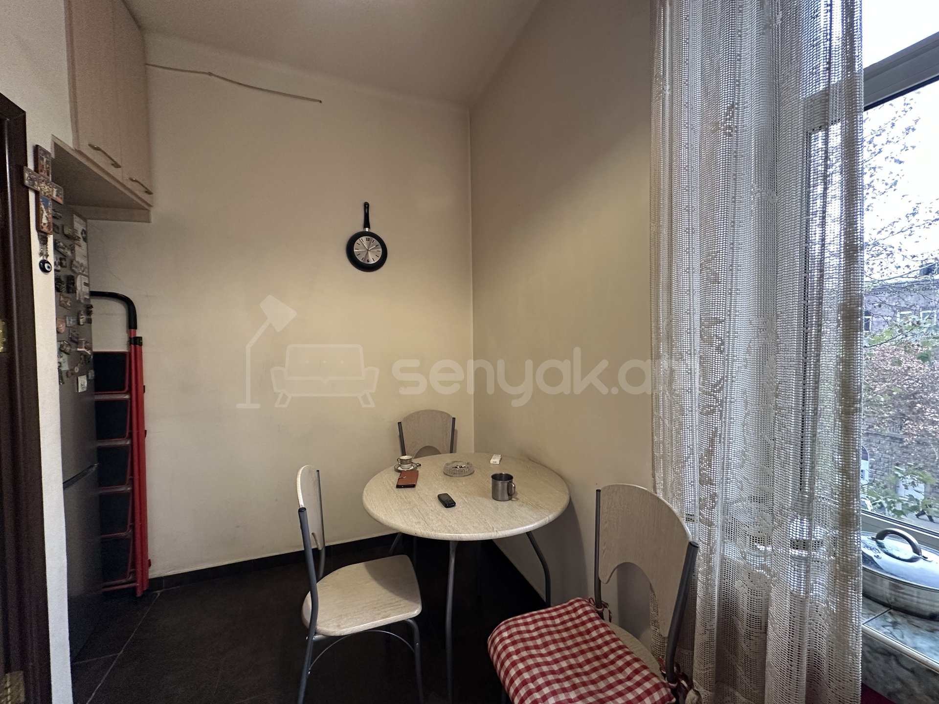 1 Սենյականոց Բնակարան Քարե Շենքում, 43քմ, 3/4 հարկ, Կապիտալ Վերանորոգված