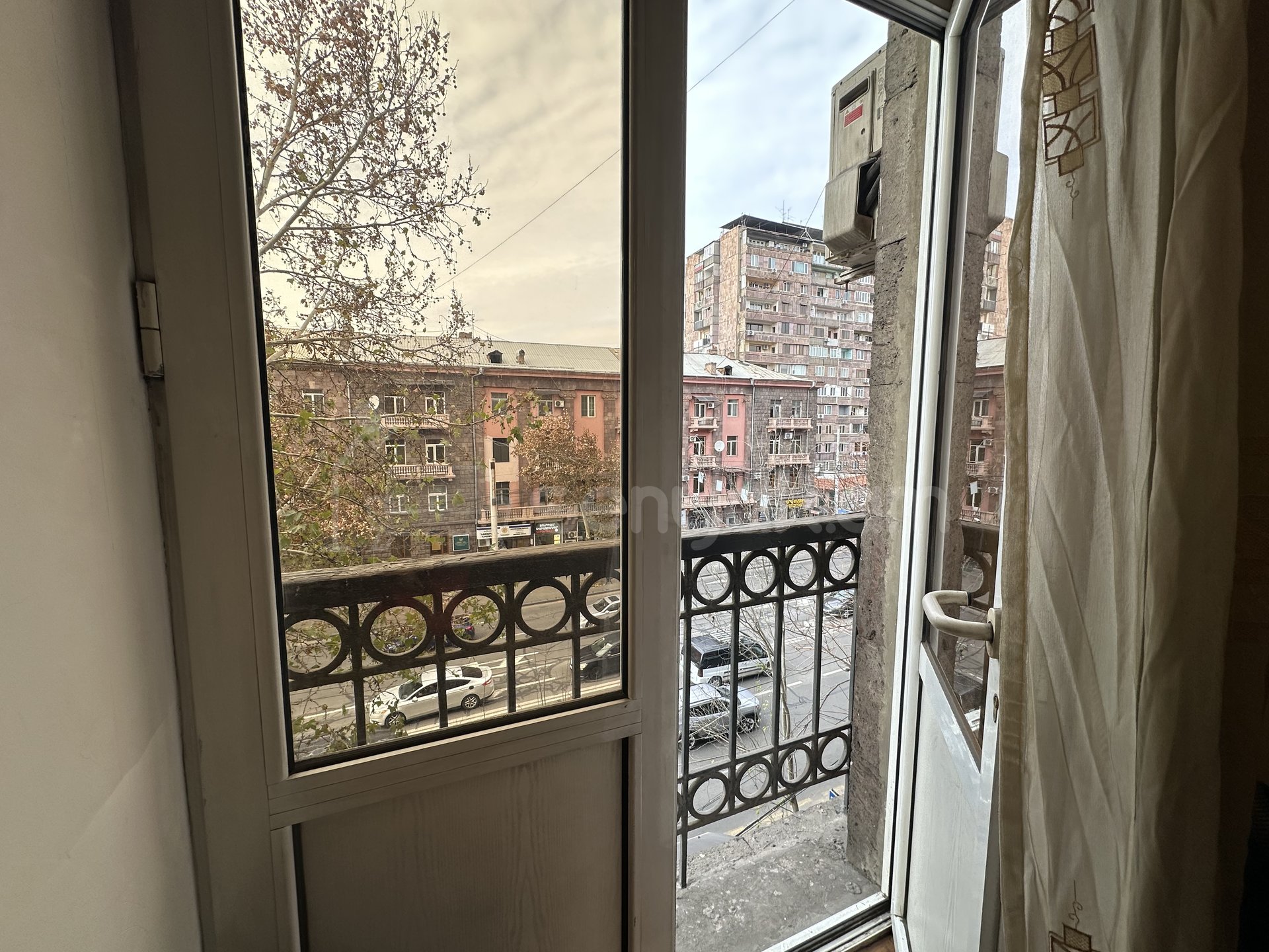 1 Սենյականոց Բնակարան Քարե Շենքում, 43քմ, 3/4 հարկ, Կապիտալ Վերանորոգված