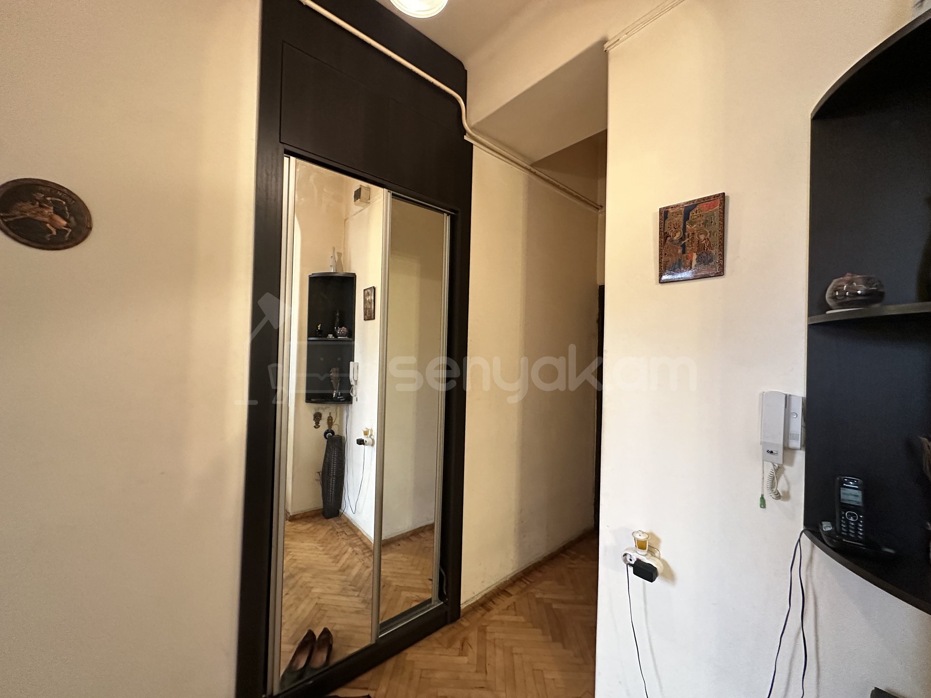 1 Սենյականոց Բնակարան Քարե Շենքում, 43քմ, 3/4 հարկ, Կապիտալ Վերանորոգված