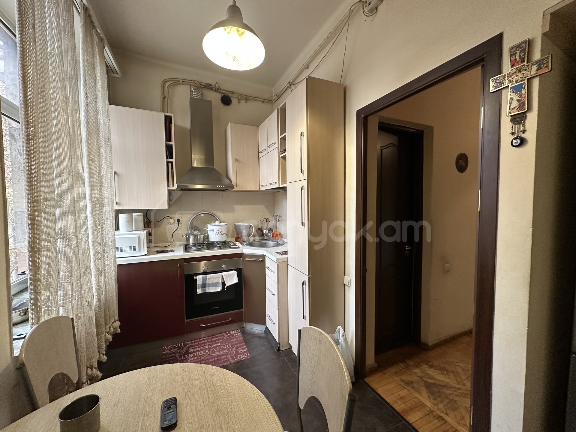 1 Սենյականոց Բնակարան Քարե Շենքում, 43քմ, 3/4 հարկ, Կապիտալ Վերանորոգված