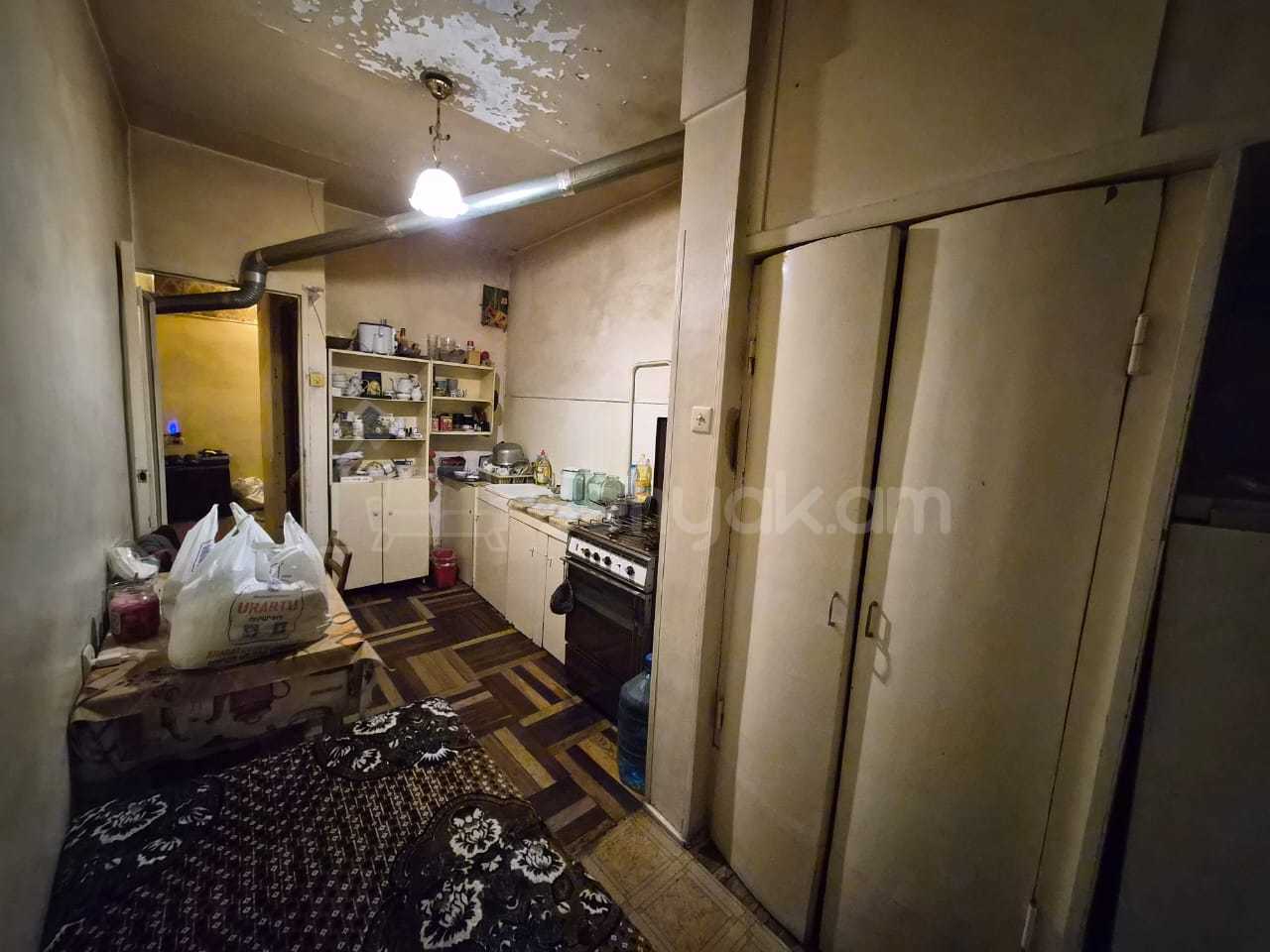 2 Սենյականոց Բնակարան Քարե Շենքում, 46քմ, 6/7 հարկ, Պետական Վիճակում