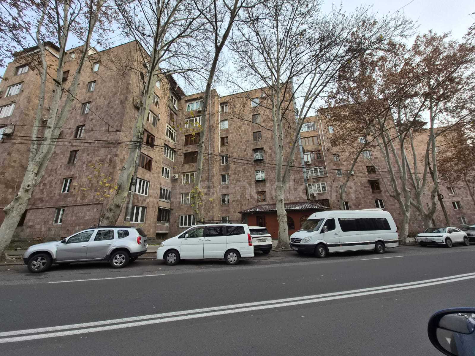 2 Սենյականոց Բնակարան Քարե Շենքում, 46քմ, 5/7 հարկ, Դիզայներական Վերանորոգված