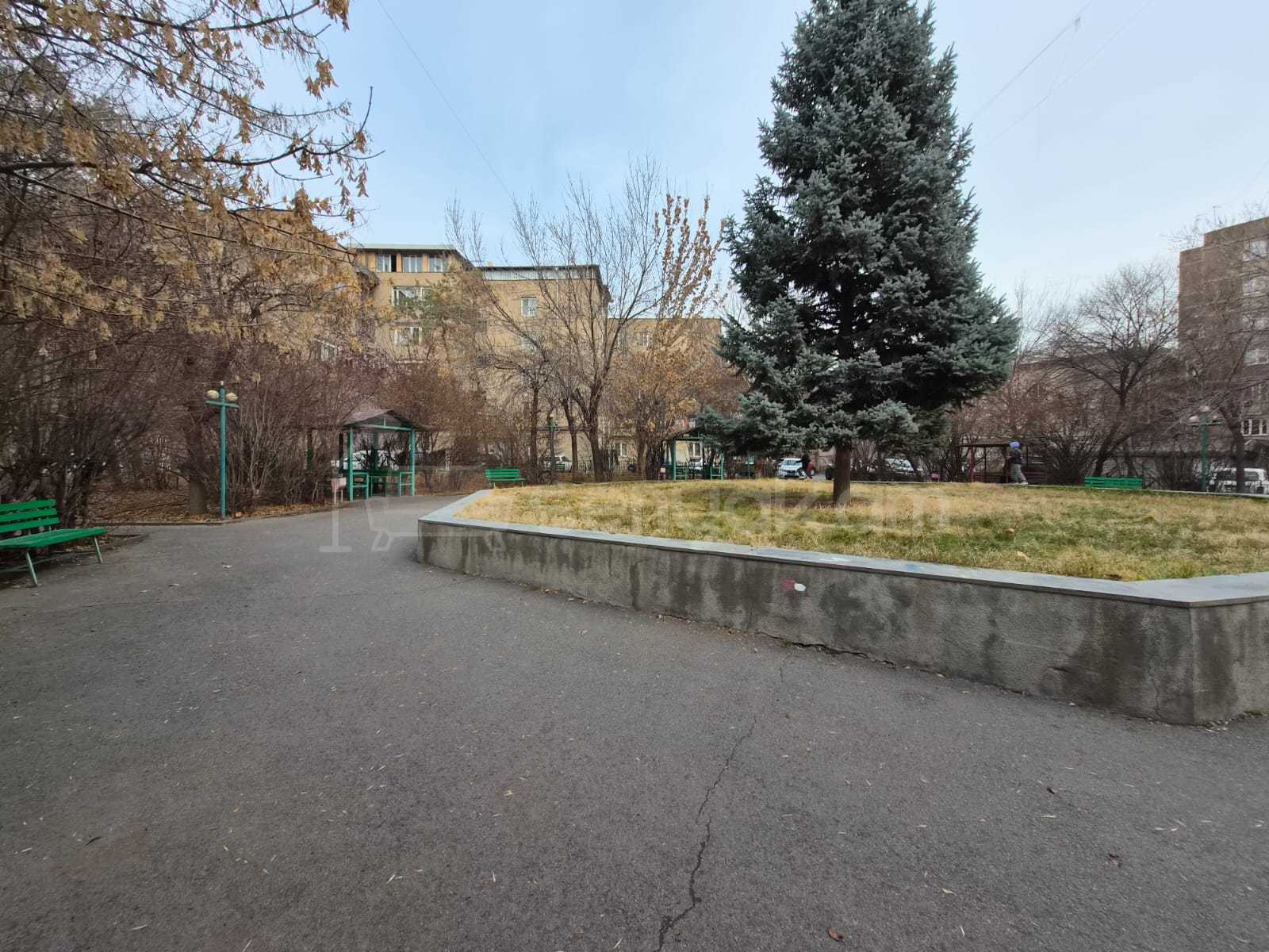 2 Սենյականոց Բնակարան Քարե Շենքում, 46քմ, 5/7 հարկ, Դիզայներական Վերանորոգված