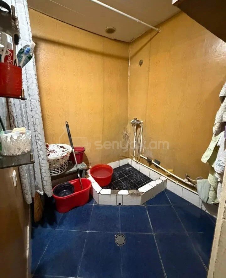 4 Սենյականոց Բնակարան, 90քմ, 8/9 հարկ, Պետական Վիճակում