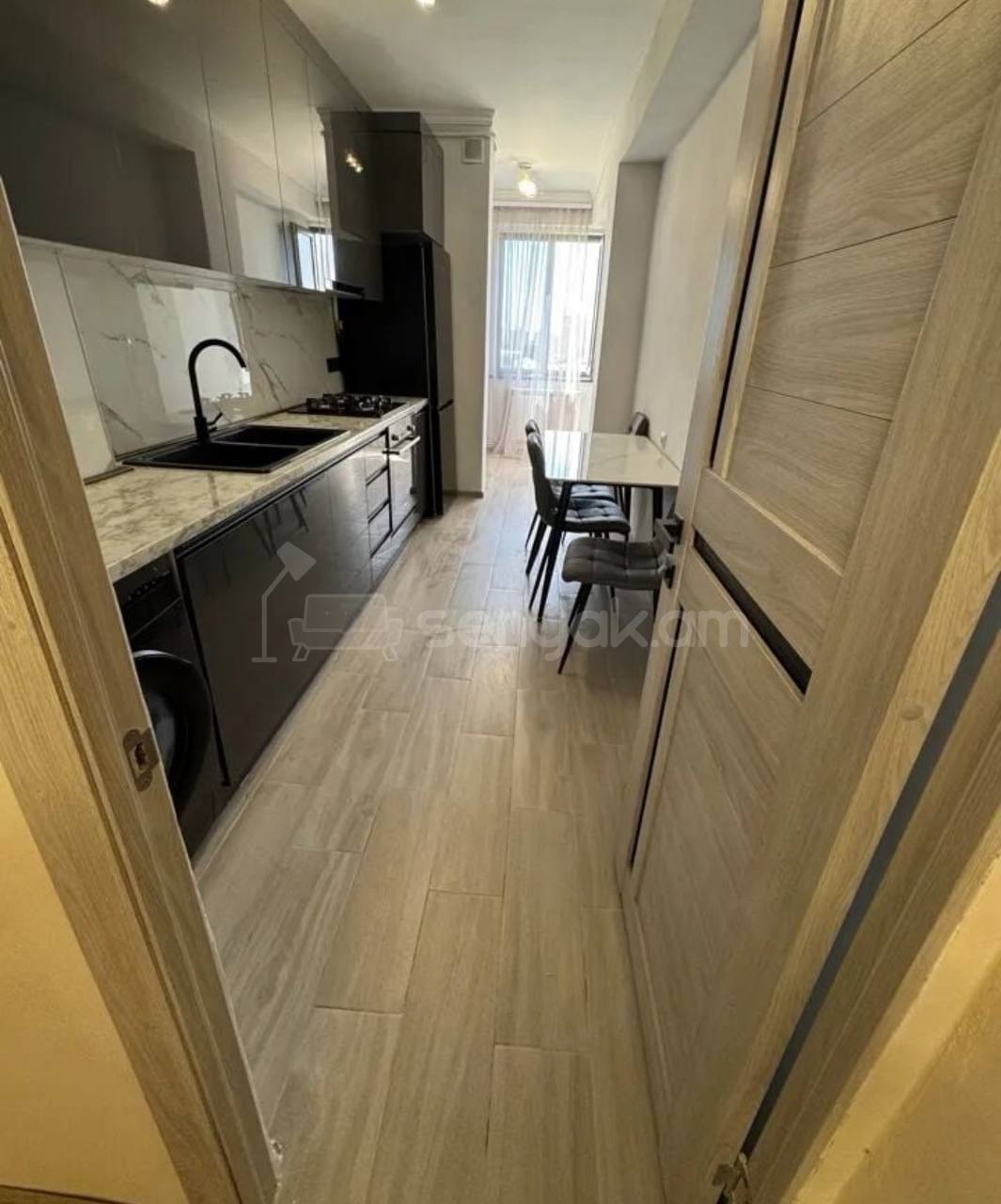 2 Սենյականոց Բնակարան, 70քմ, 7/9 հարկ, Դիզայներական Վերանորոգված, Կահավորված, Արևկող