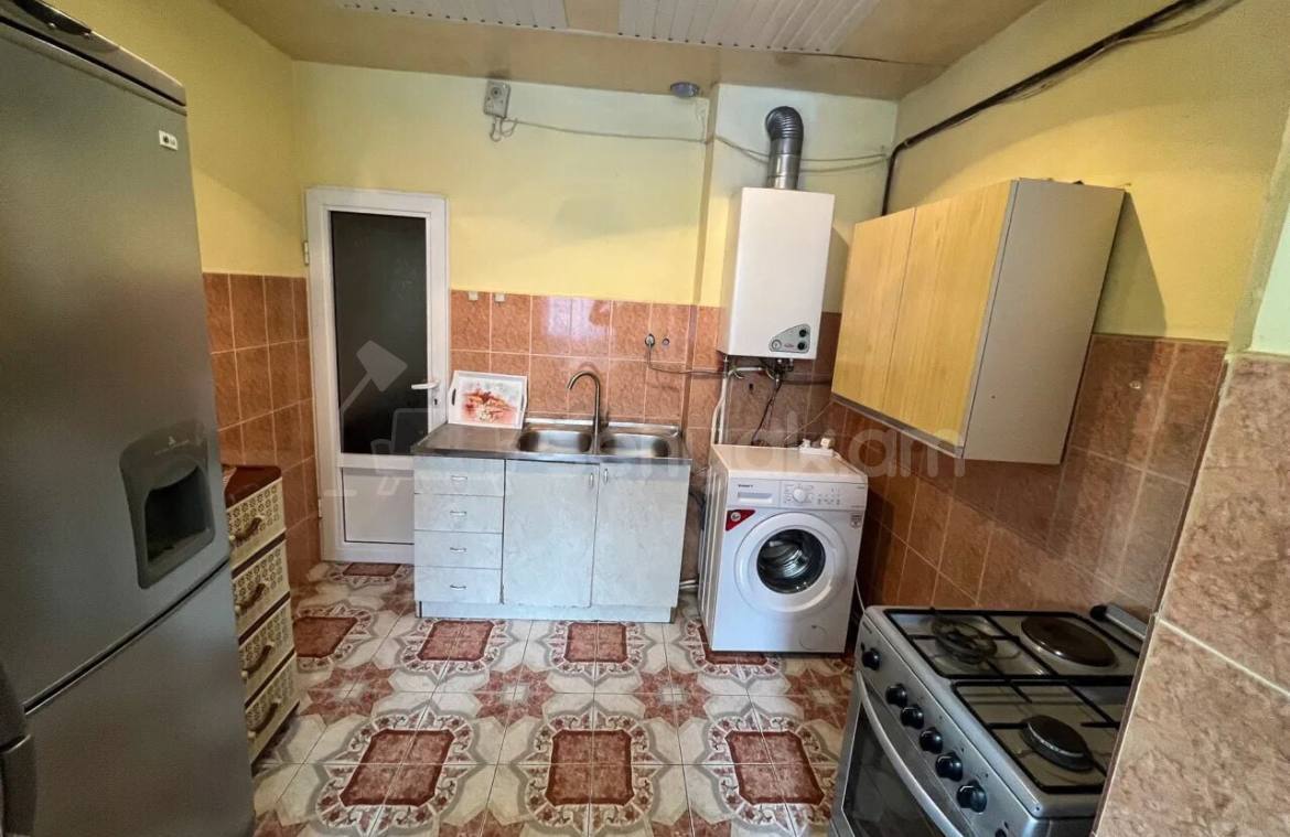 2 Սենյականոց Բնակարան Քարե Շենքում, 60քմ, 2/5 հարկ, Կոսմետիկ Վերանորոգված, Կահավորված, Արևկող