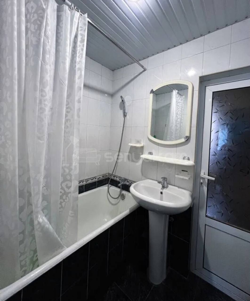 2 Սենյականոց Բնակարան Քարե Շենքում, 60քմ, 2/5 հարկ, Կոսմետիկ Վերանորոգված, Կահավորված, Արևկող