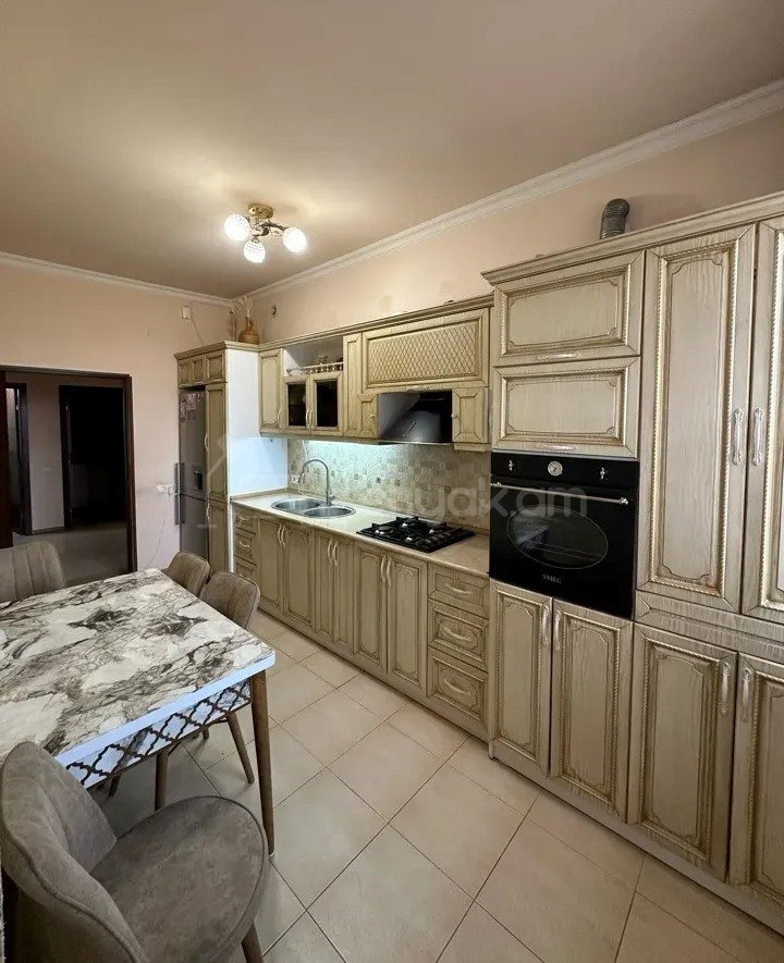 3 Սենյականոց Բնակարան Նորակառույցում, 94քմ, 7/13 հարկ, Կապիտալ Վերանորոգված