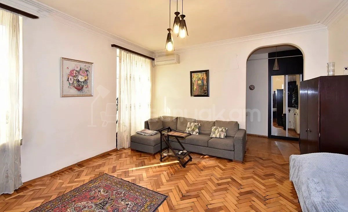 1 Սենյականոց Բնակարան Քարե Շենքում, 43քմ, 3/4 հարկ, Կապիտալ Վերանորոգված