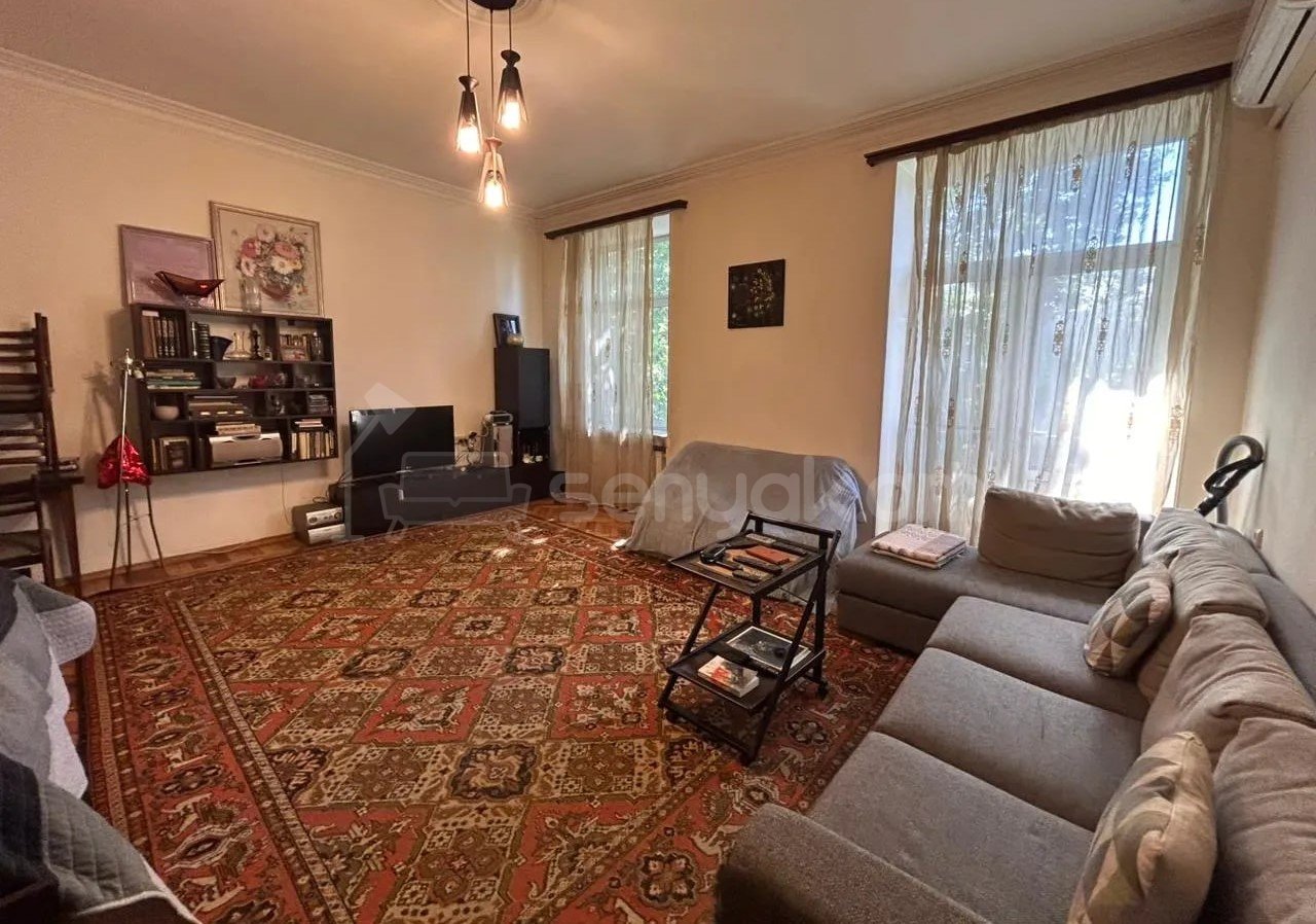 1 Սենյականոց Բնակարան Քարե Շենքում, 43քմ, 3/4 հարկ, Կապիտալ Վերանորոգված