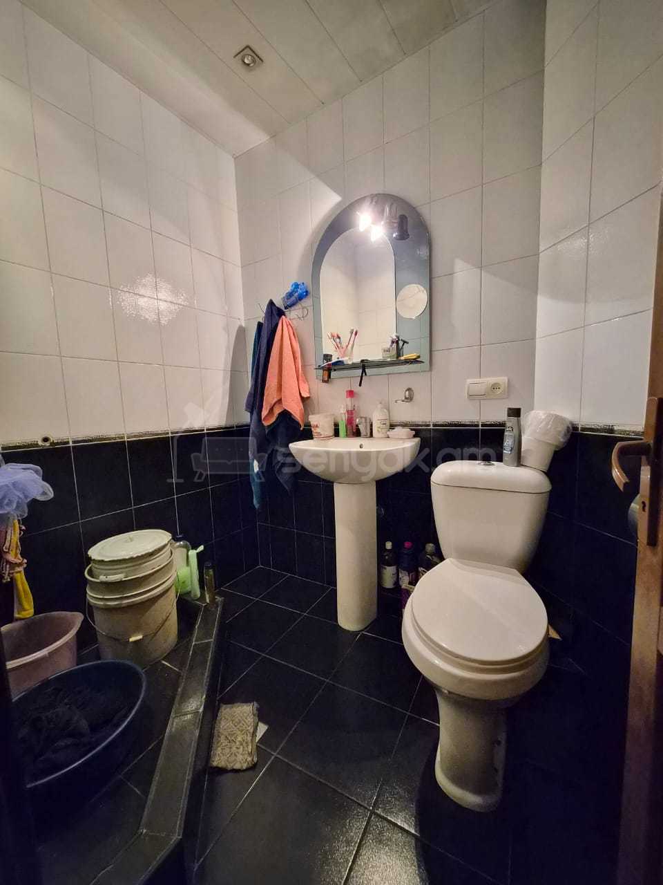 2 Սենյականոց Բնակարան Քարե Շենքում, 46քմ, 6/7 հարկ, Պետական Վիճակում