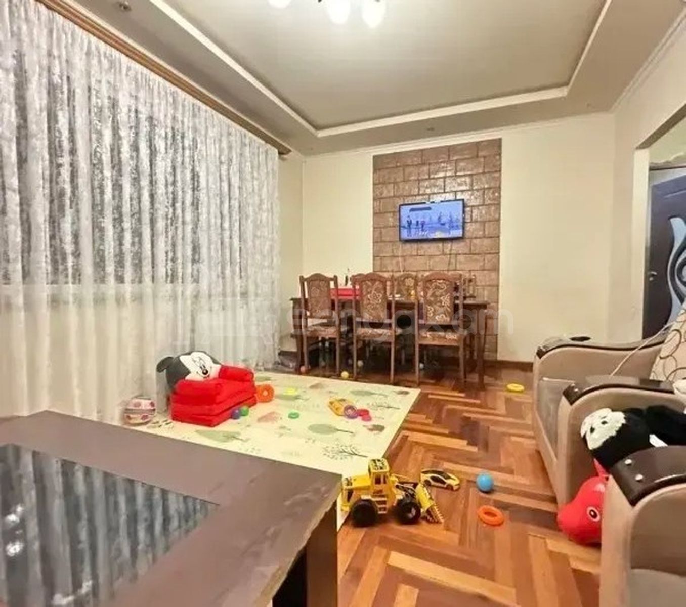 3 Սենյականոց Բնակարան, 73քմ, 5/9 հարկ, Նորմալ Վիճակում