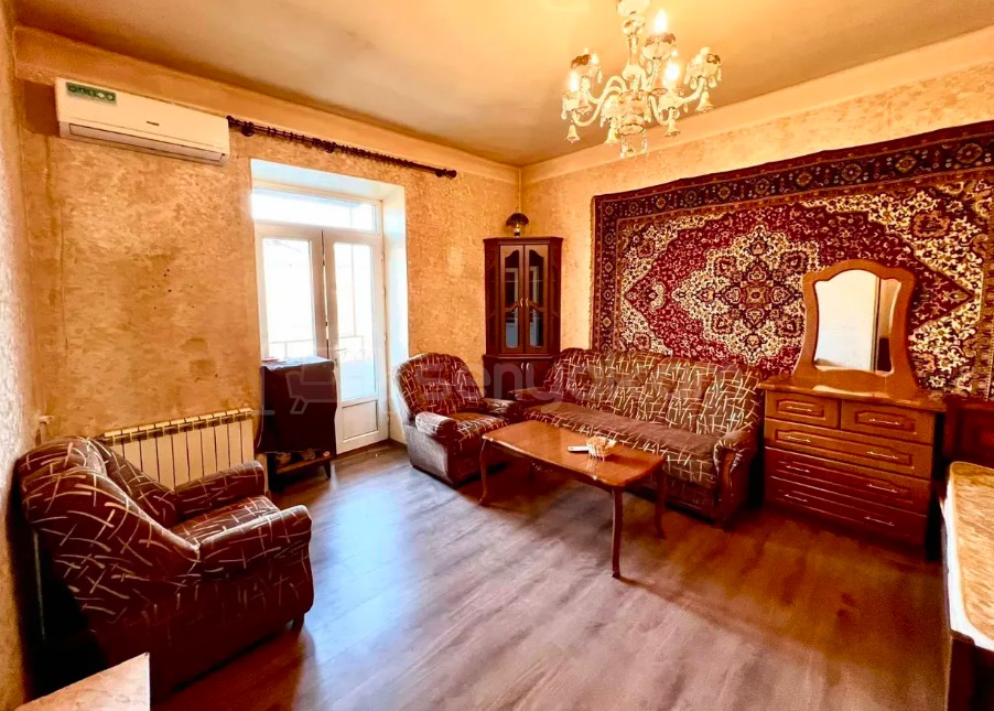 1 Սենյականոց Բնակարան Քարե Շենքում, 38քմ, 5/5 հարկ, Նորմալ Վիճակում