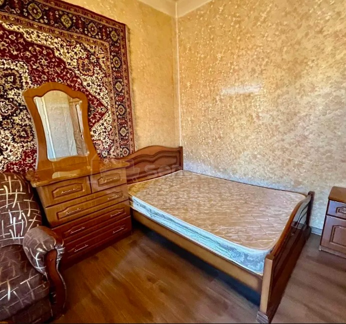 1 Սենյականոց Բնակարան Քարե Շենքում, 38քմ, 5/5 հարկ, Նորմալ Վիճակում