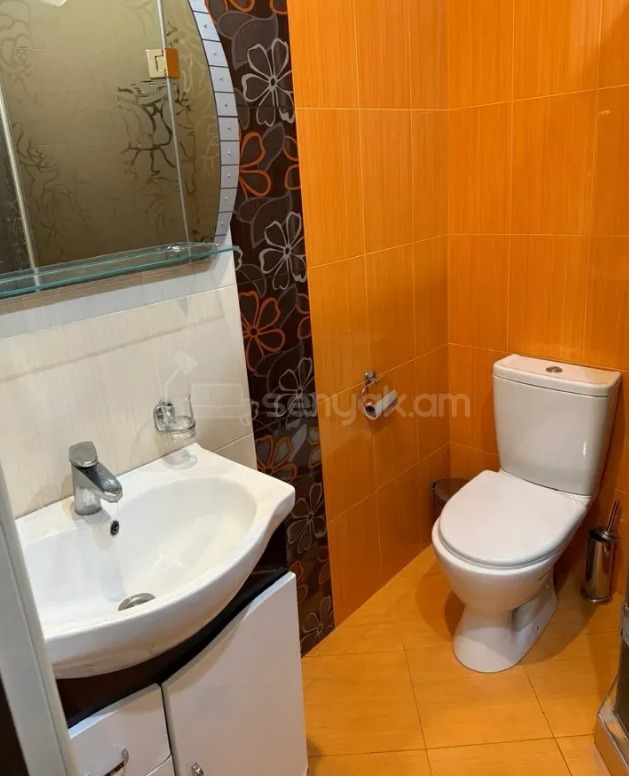 3 Սենյականոց Բնակարան Քարե Շենքում, 90քմ, 4/5 հարկ, Կապիտալ Վերանորոգված, Կահավորված, Արևկող