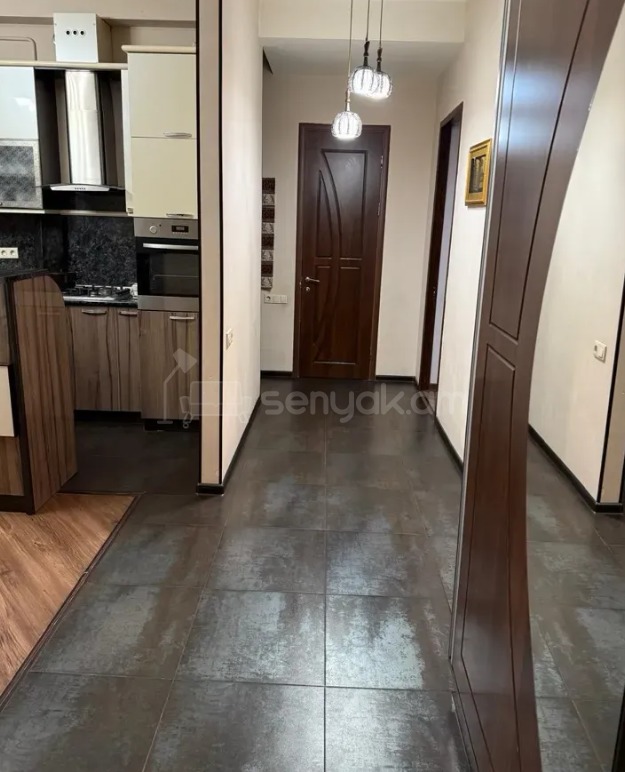 3 Սենյականոց Բնակարան Քարե Շենքում, 90քմ, 4/5 հարկ, Կապիտալ Վերանորոգված, Կահավորված, Արևկող