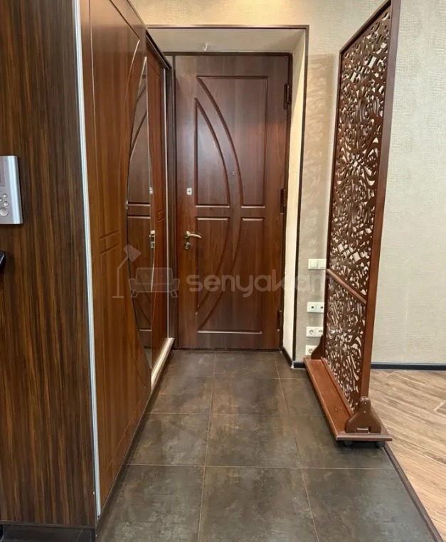 3 Սենյականոց Բնակարան Քարե Շենքում, 90քմ, 4/5 հարկ, Կապիտալ Վերանորոգված, Կահավորված, Արևկող