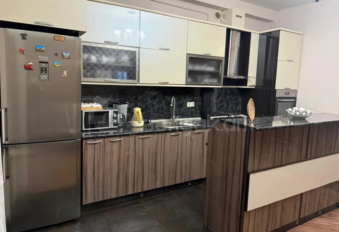 3 Սենյականոց Բնակարան Քարե Շենքում, 90քմ, 4/5 հարկ, Կապիտալ Վերանորոգված, Կահավորված, Արևկող