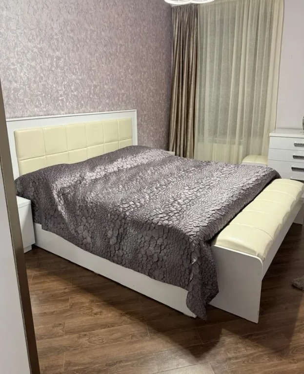 3 Սենյականոց Բնակարան Քարե Շենքում, 90քմ, 4/5 հարկ, Կապիտալ Վերանորոգված, Կահավորված, Արևկող