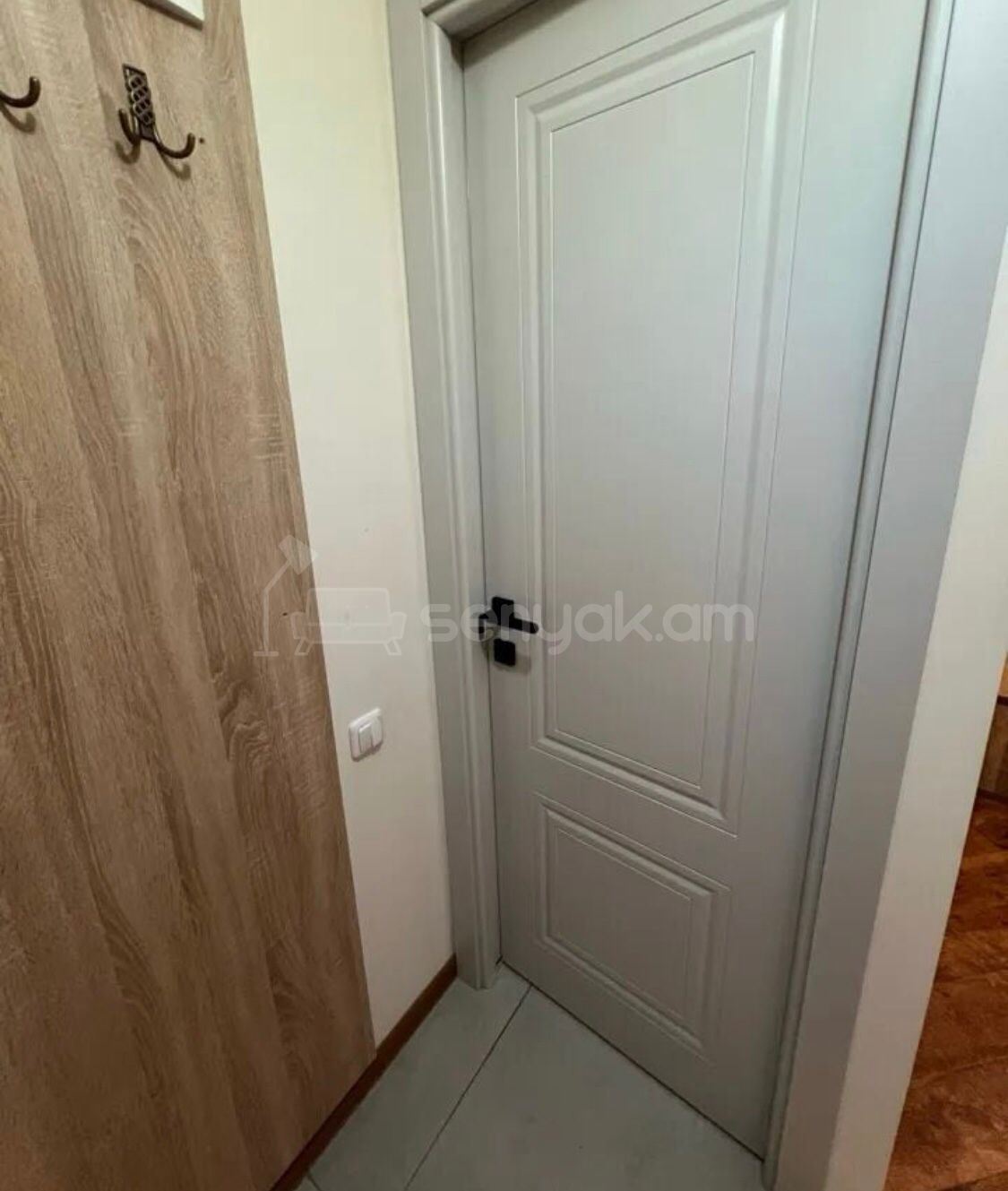 1 Սենյականոց Բնակարան Քարե Շենքում, 45քմ, 2/5 հարկ, Դիզայներական Վերանորոգված, Կահավորված, Արևկող