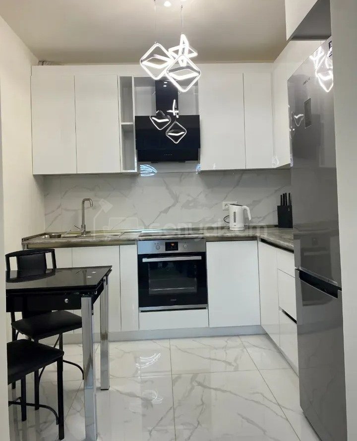 2 Սենյականոց Բնակարան Քարե Շենքում, 62քմ, 4/5 հարկ, Կապիտալ Վերանորոգված