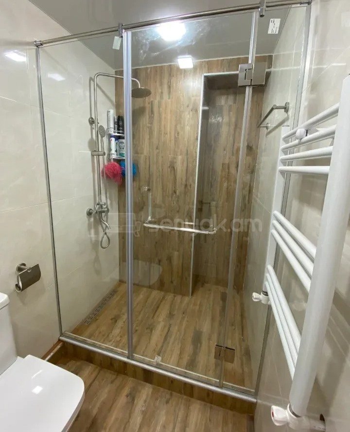 2 Սենյականոց Բնակարան Քարե Շենքում, 62քմ, 4/5 հարկ, Կապիտալ Վերանորոգված