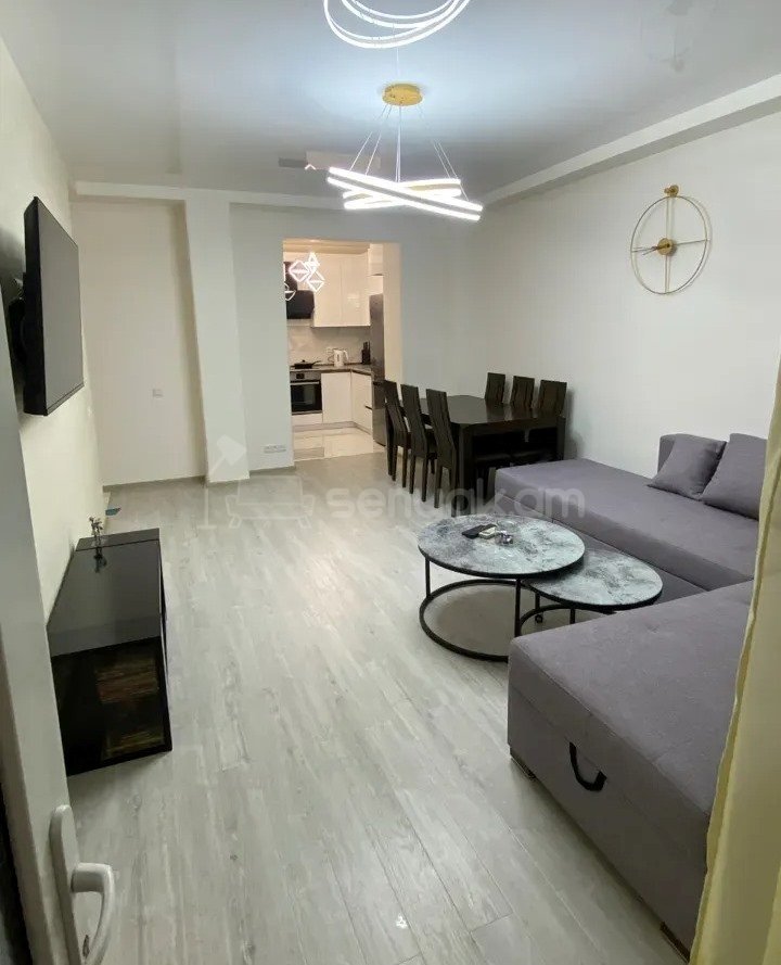 2 Սենյականոց Բնակարան Քարե Շենքում, 62քմ, 4/5 հարկ, Կապիտալ Վերանորոգված