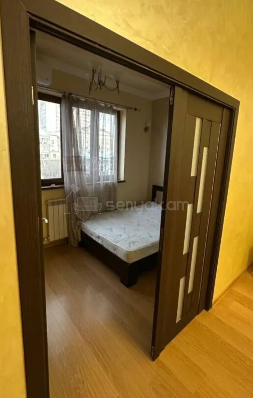 2 Սենյականոց Բնակարան Քարե Շենքում, 47քմ, 5/5 հարկ, Կապիտալ Վերանորոգված, Կահավորված, Արևկող