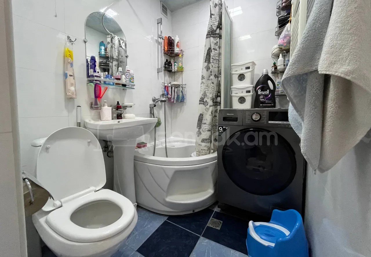 2 Սենյականոց Բնակարան Քարե Շենքում, 50քմ, 5/5 հարկ, Կապիտալ Վերանորոգված