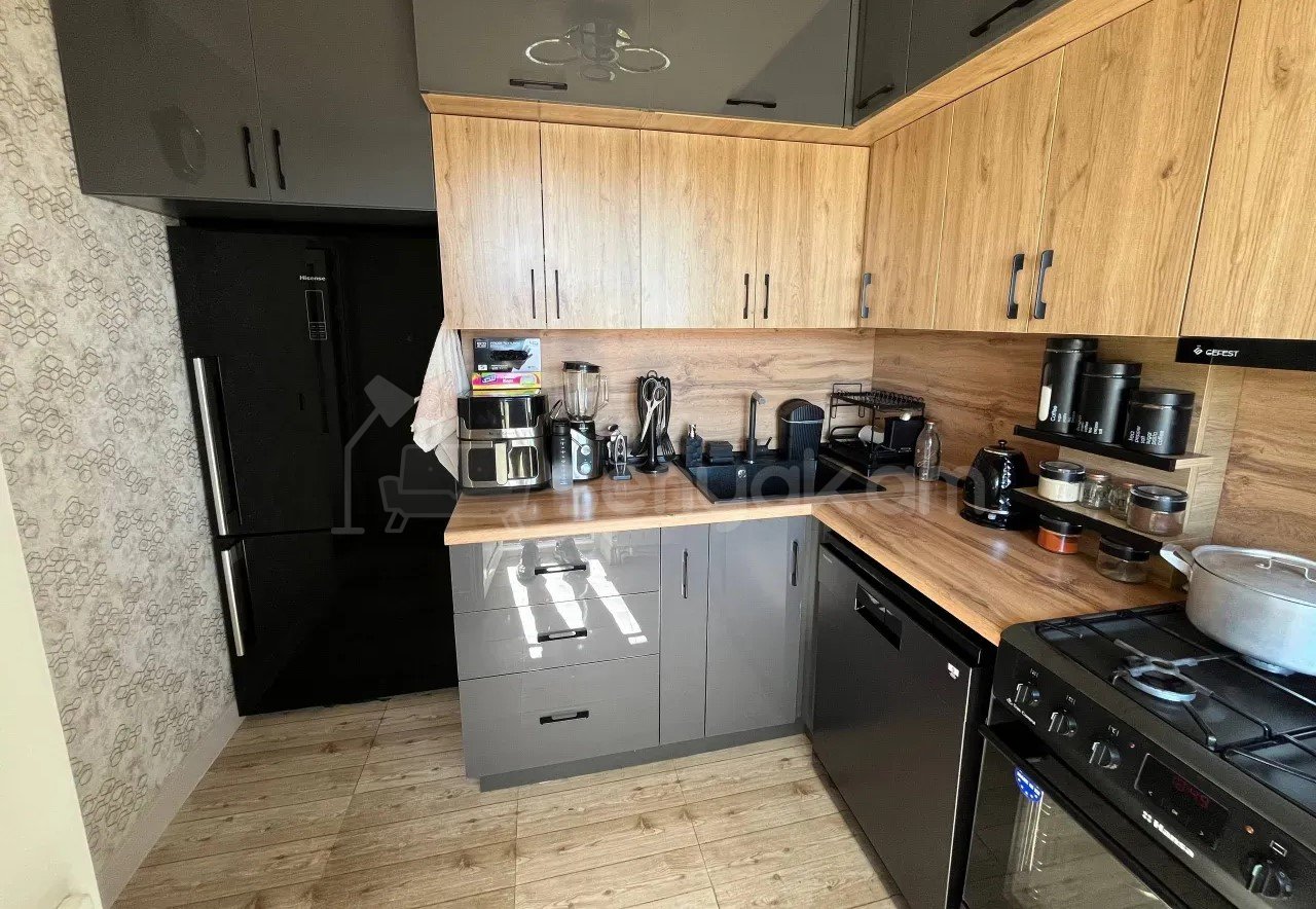 2 Սենյականոց Բնակարան Քարե Շենքում, 50քմ, 5/5 հարկ, Կապիտալ Վերանորոգված