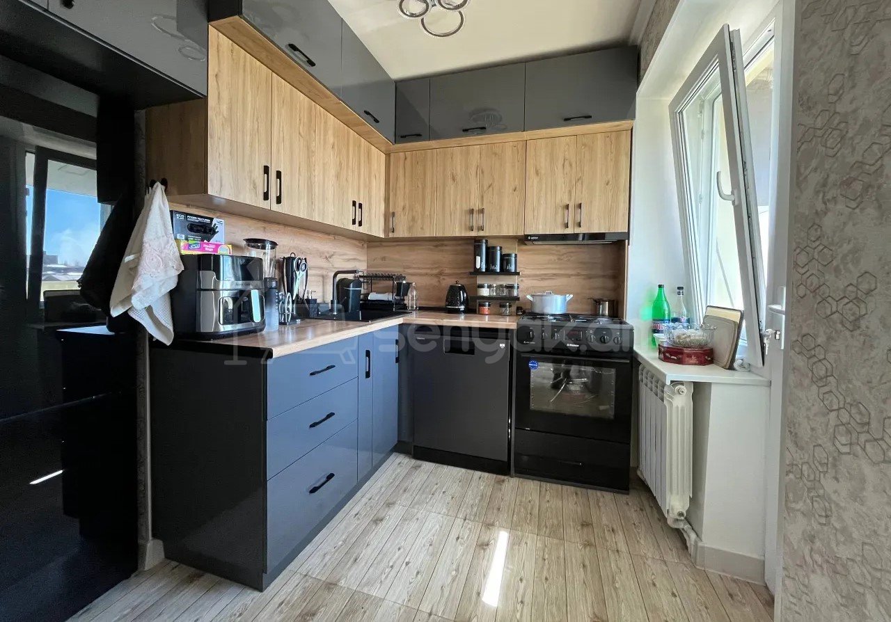 2 Սենյականոց Բնակարան Քարե Շենքում, 50քմ, 5/5 հարկ, Կապիտալ Վերանորոգված