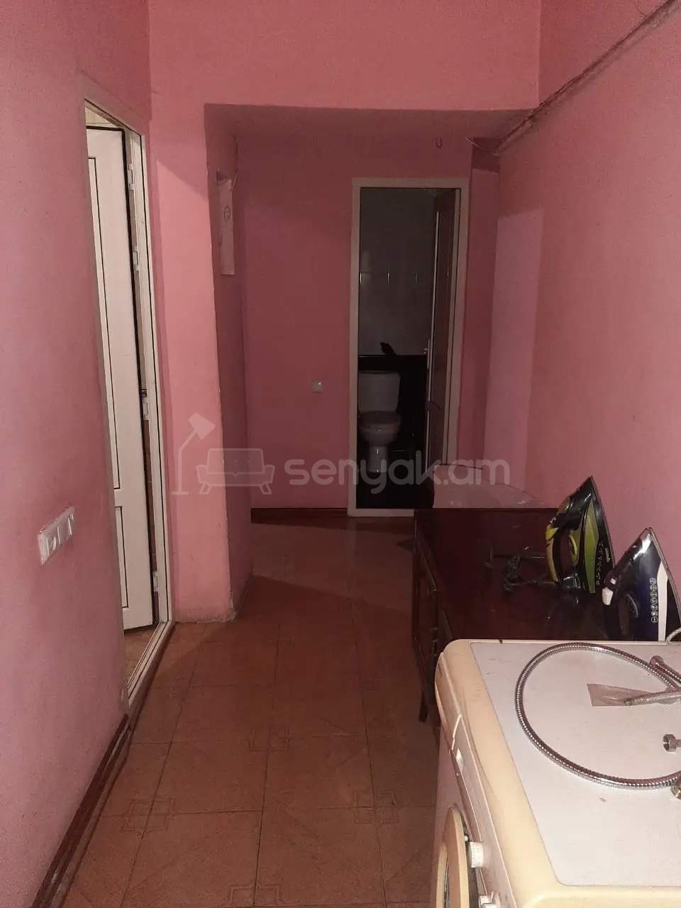 3 Սենյականոց Բնակարան Քարե Շենքում, 70քմ, 1/5 հարկ, Նորմալ Վիճակում, Կահավորված