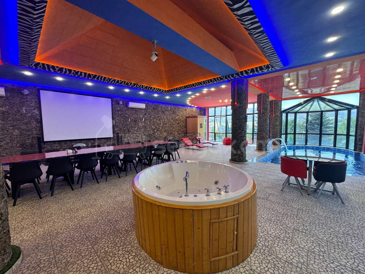 6 Սենյականոց Նորակառույց Շքեղ Առանձնատուն, 200քմ, Լողավազանով