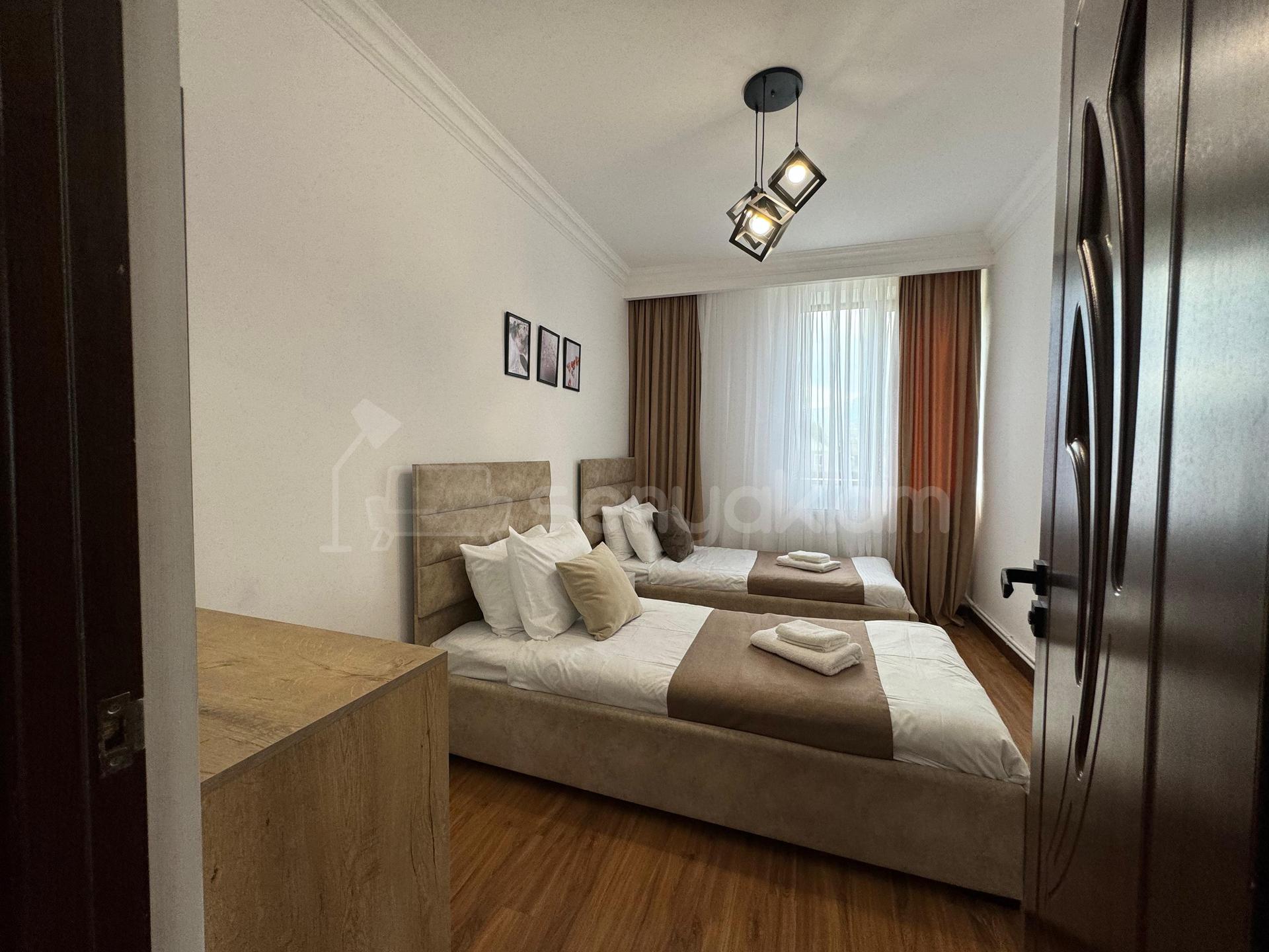 8 Սենյականոց Շքեղ Առանձնատուն, 250քմ, Լողավազանով