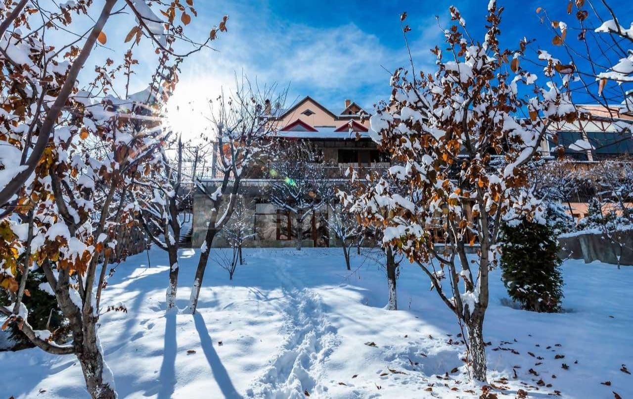 6 Սենյականոց Շքեղ Առանձնատուն, 250քմ, Լողավազանով