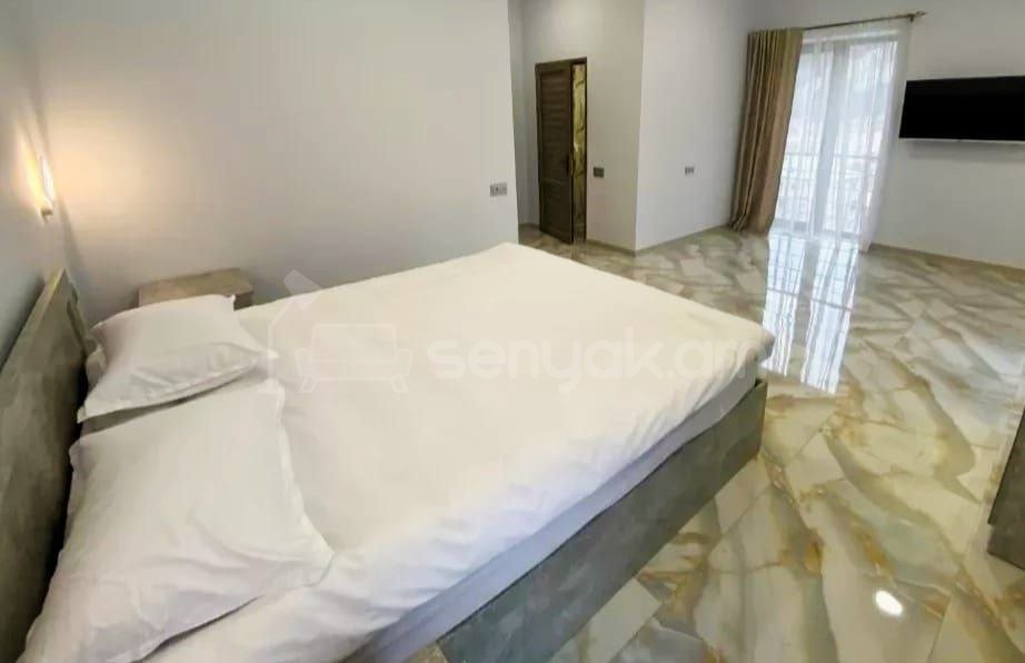 6 Սենյականոց Շքեղ Առանձնատուն, 250քմ, Լողավազանով