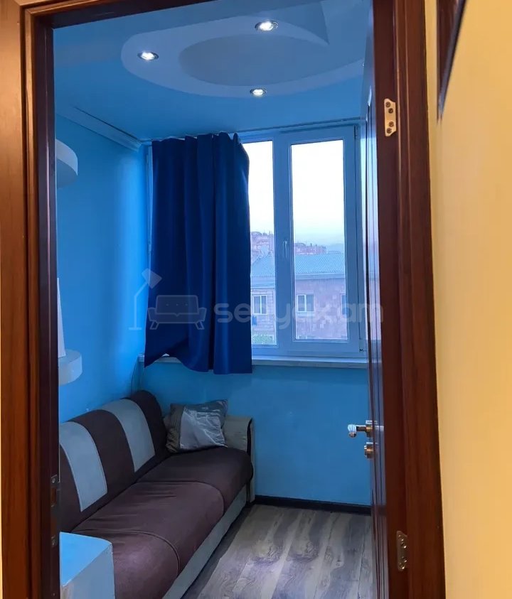 2 Սենյականոց Բնակարան, 56քմ, 3/5 հարկ, Կապիտալ Վերանորոգված, Կահավորված