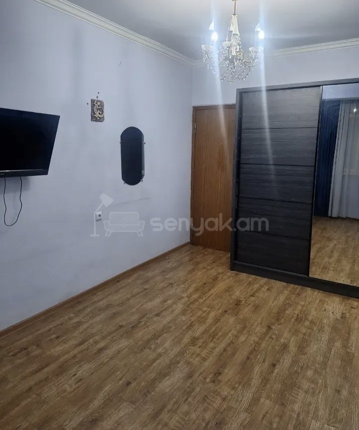 3 Սենյականոց Բնակարան Քարե Շենքում, 78քմ, 3/9 հարկ, Նորմալ Վիճակում, Կահավորված