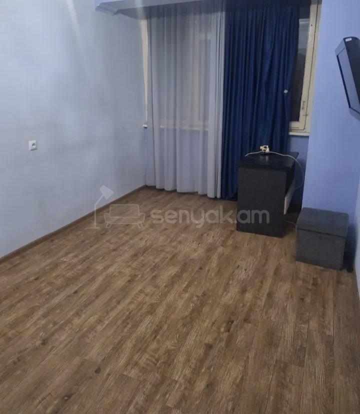 3 Սենյականոց Բնակարան Քարե Շենքում, 78քմ, 3/9 հարկ, Նորմալ Վիճակում, Կահավորված