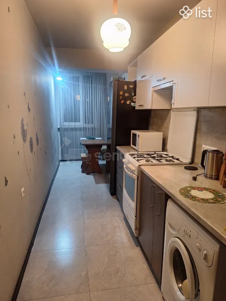 3 Սենյականոց Բնակարան Քարե Շենքում, 78քմ, 3/9 հարկ, Նորմալ Վիճակում, Կահավորված