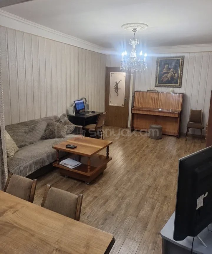 3 Սենյականոց Բնակարան Քարե Շենքում, 78քմ, 3/9 հարկ, Նորմալ Վիճակում, Կահավորված