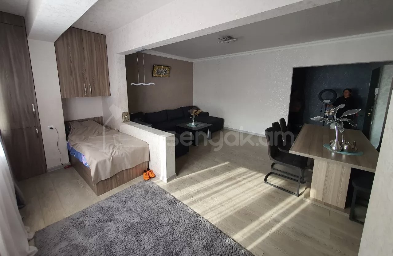 3 Սենյականոց Բնակարան, 84քմ, 4/9 հարկ, Կապիտալ Վերանորոգված, Կահավորված, Արևկող