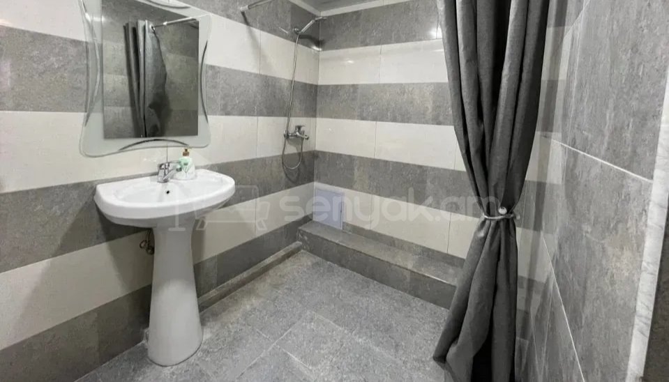 3 Սենյականոց Բնակարան, 82քմ, 2/9 հարկ, Կապիտալ Վերանորոգված, Կահավորված, Արևկող