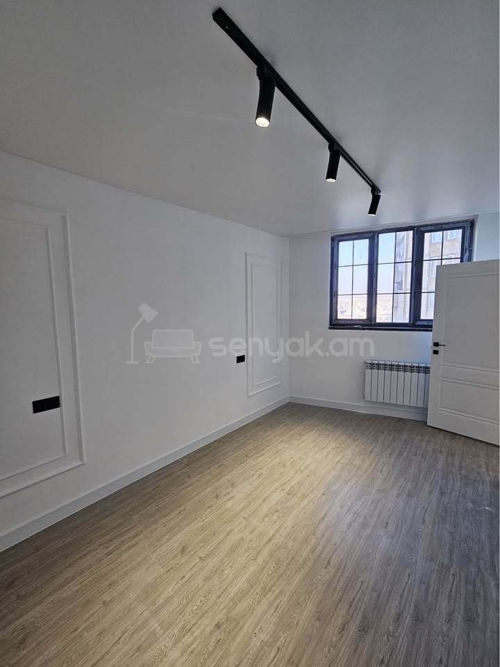 2 Սենյականոց Բնակարան, 41քմ, 7/16 հարկ, Կապիտալ Վերանորոգված
