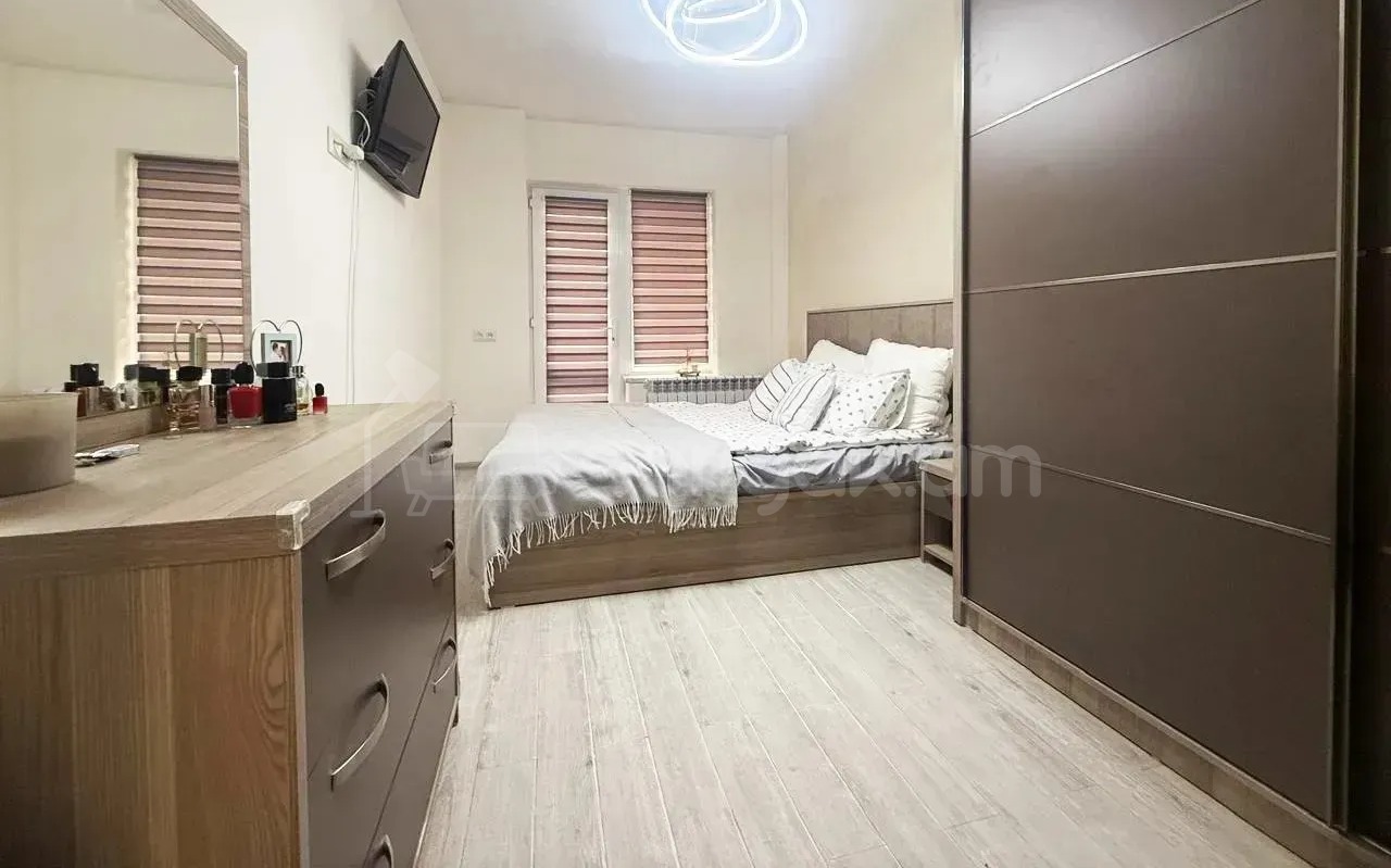 2 Սենյականոց Բնակարան Քարե Շենքում, 62քմ, 4/5 հարկ, Կապիտալ Վերանորոգված