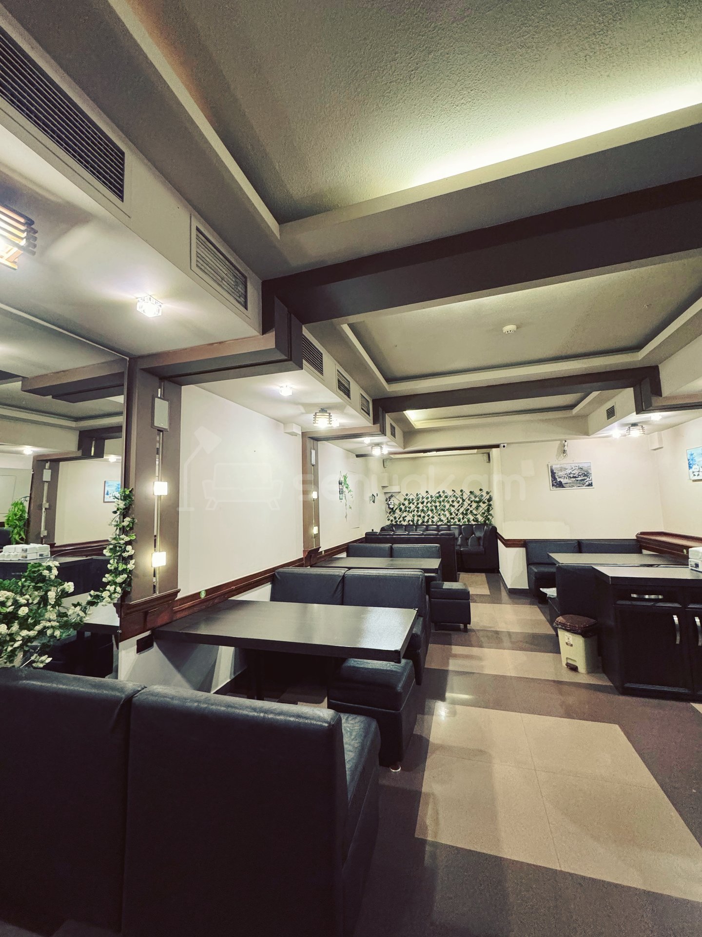 Սպասարկման Տարածք, 260քմ, Կապիտալ Վերանորոգված