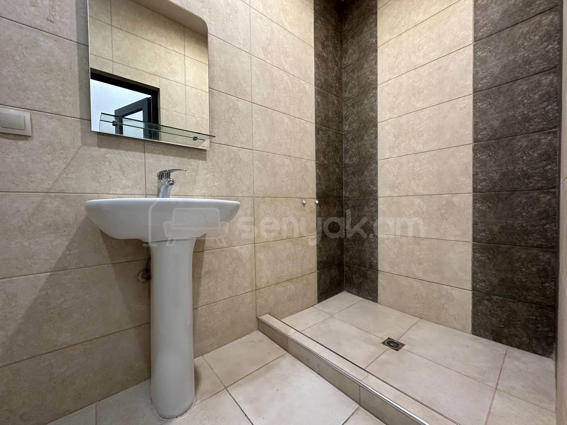 Նորակառույց Օֆիսային Տարածք, 195քմ